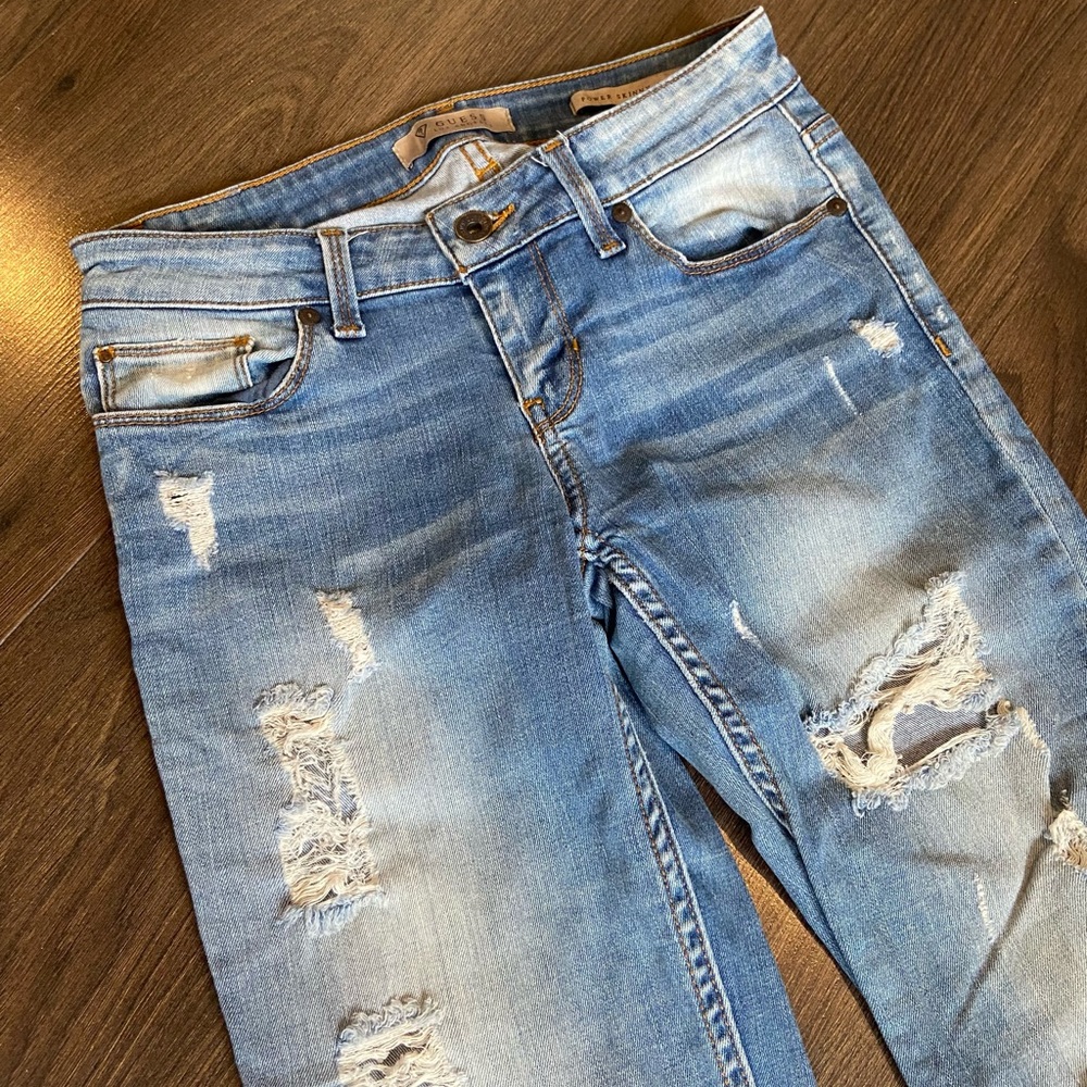 GUESS Power Skinny Low Rise Ripped Jeans - Size 25